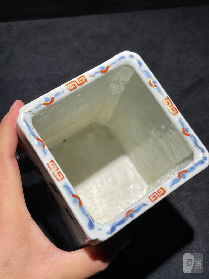 清乾隆 青花矾红描金山水诗文方笔筒 - 图7